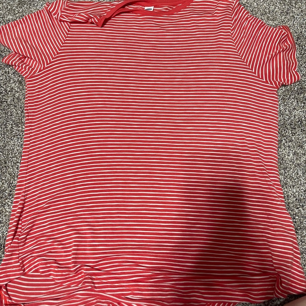 Old navy tshirt